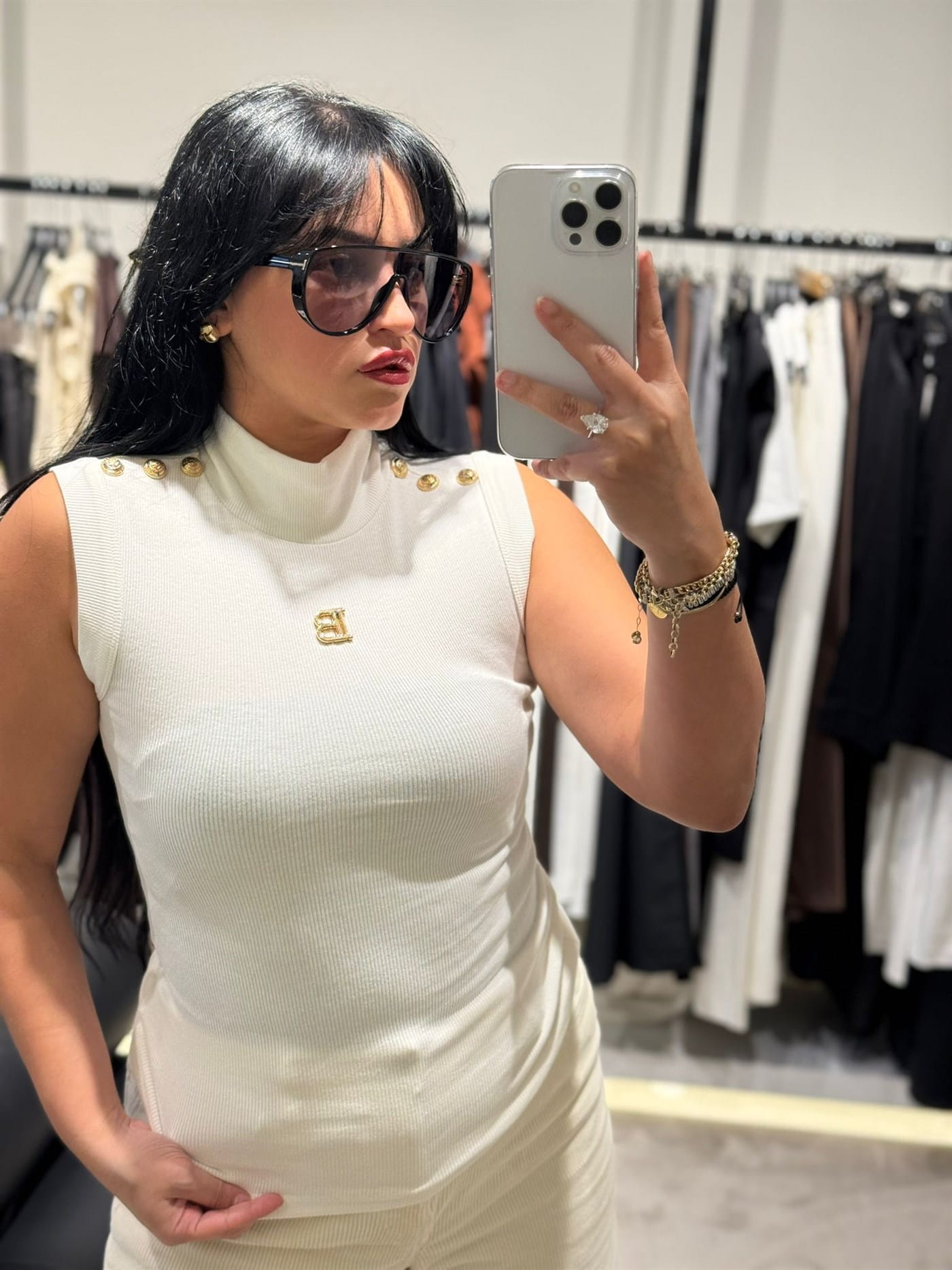 Marka Detaylı Sıfır Kol Badi