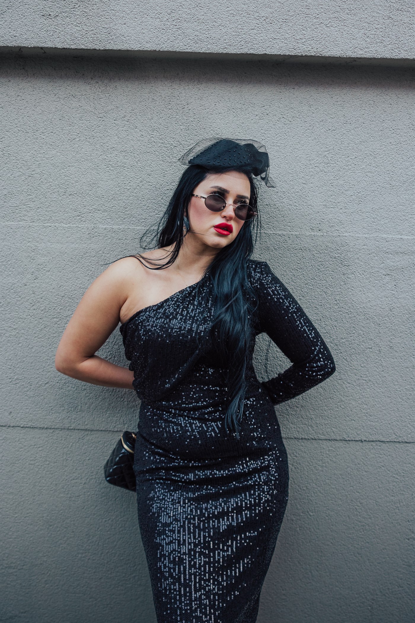 Payet Detay Siyah Elbise