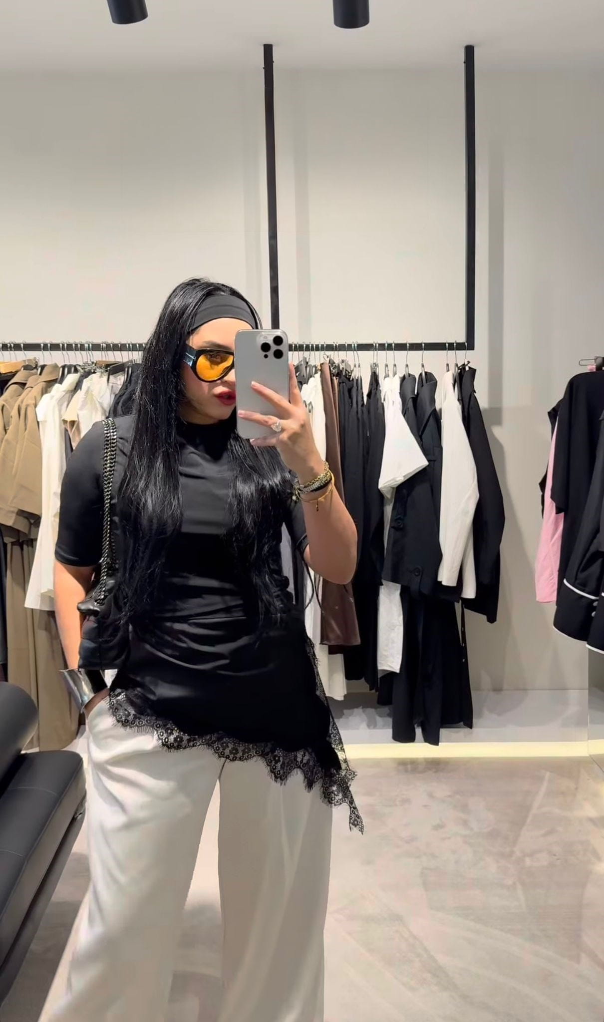 Sırt Dekoltetl Saten Bluz